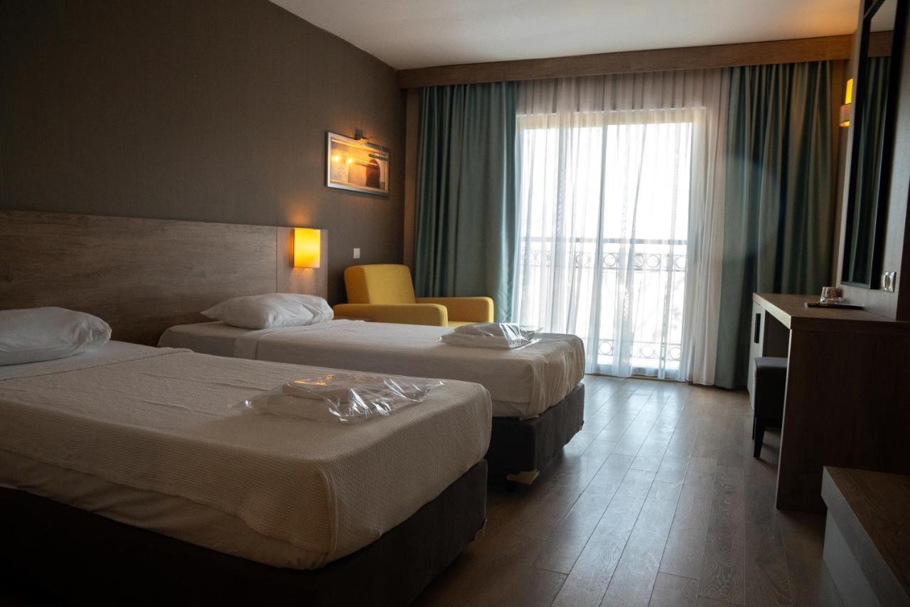 Lucida Beach Hotel Çamyuva エクステリア 写真