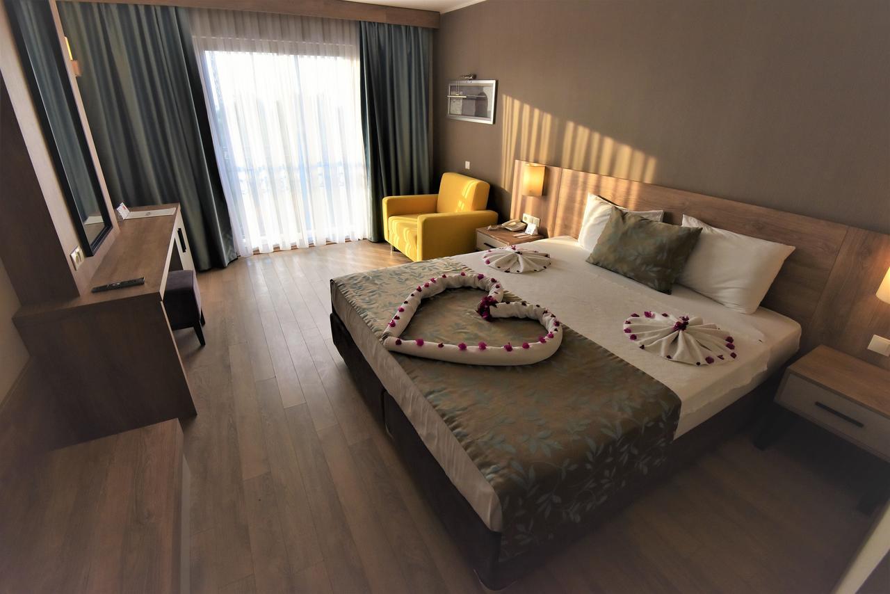 Lucida Beach Hotel Çamyuva エクステリア 写真