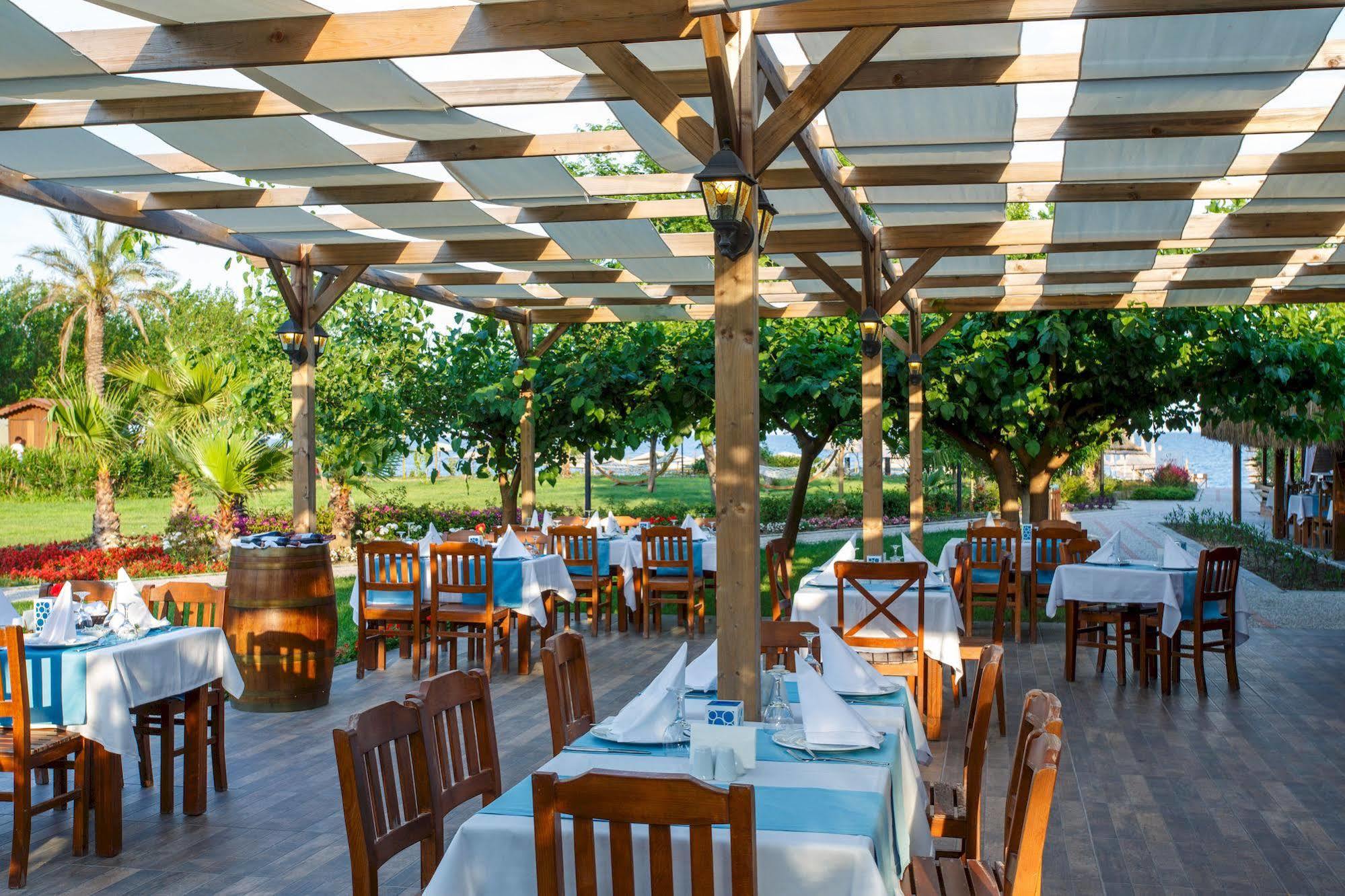 Lucida Beach Hotel Çamyuva エクステリア 写真