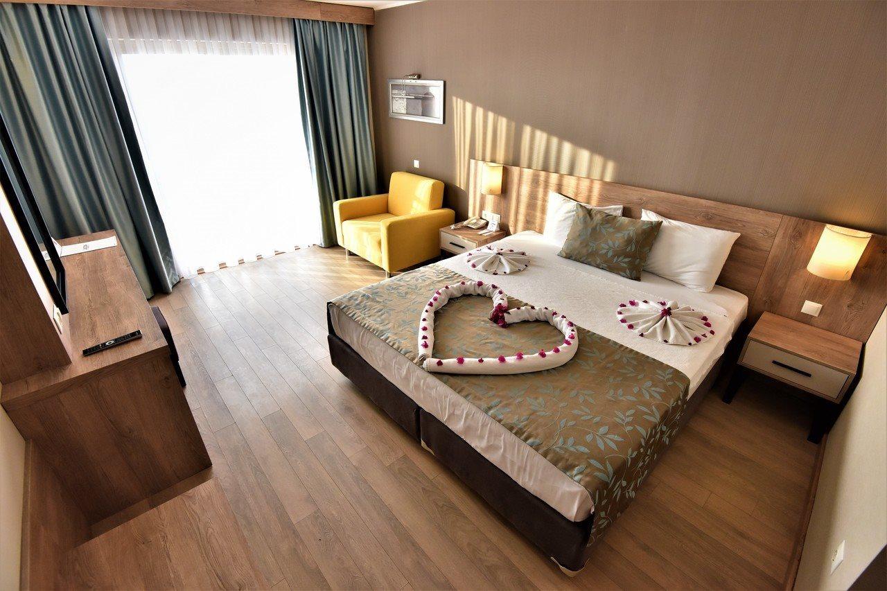 Lucida Beach Hotel Çamyuva エクステリア 写真