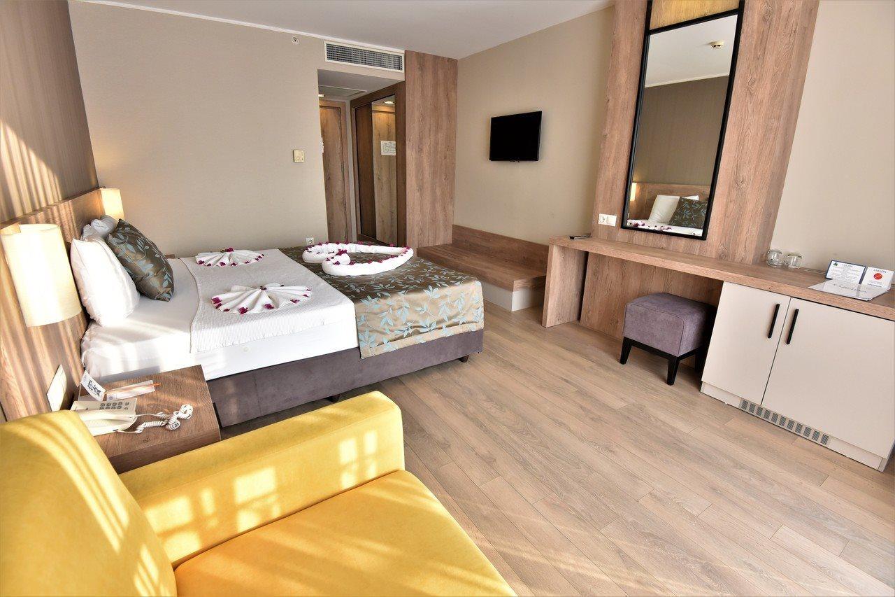 Lucida Beach Hotel Çamyuva エクステリア 写真